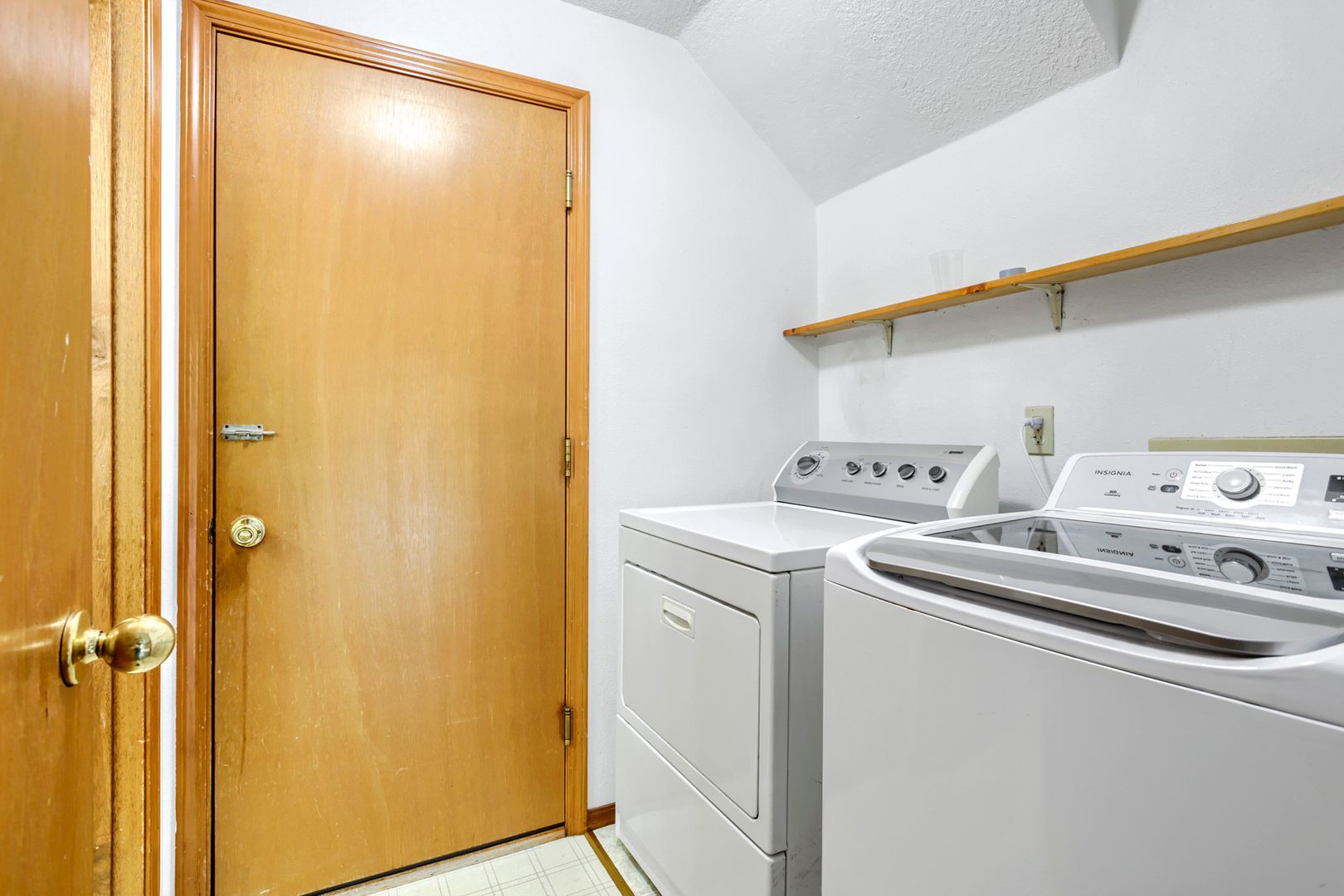 Laundry room at 17892NWDD