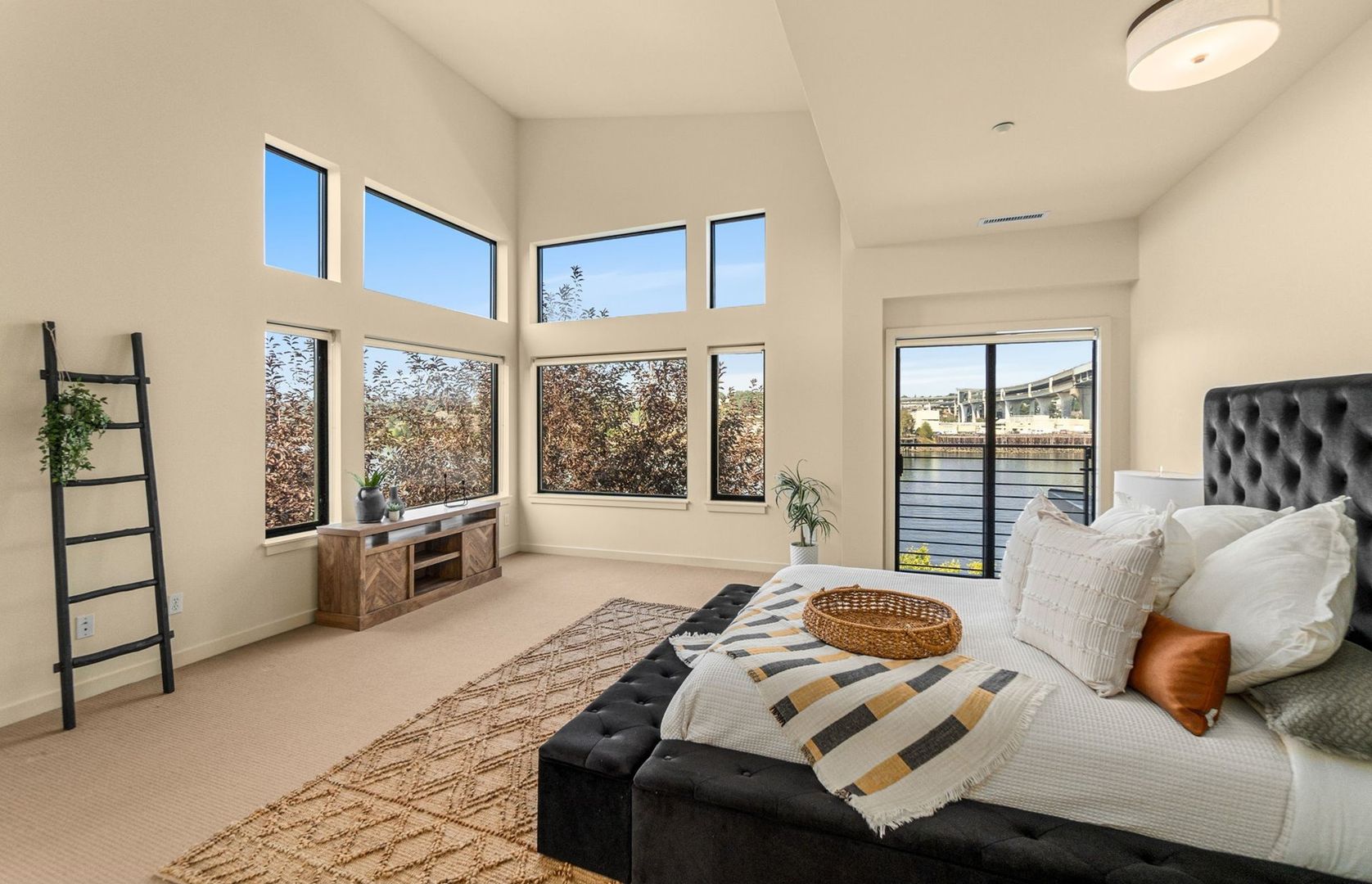 Portland House: 2172 Northwest 16th Avenue