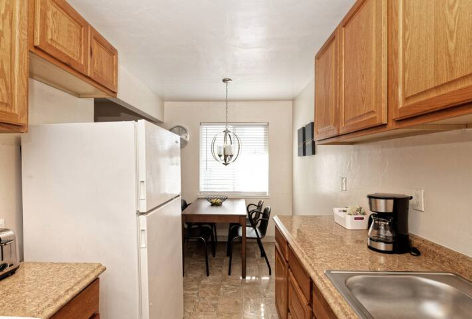 Oakland Apartment: 4015 Howe Street