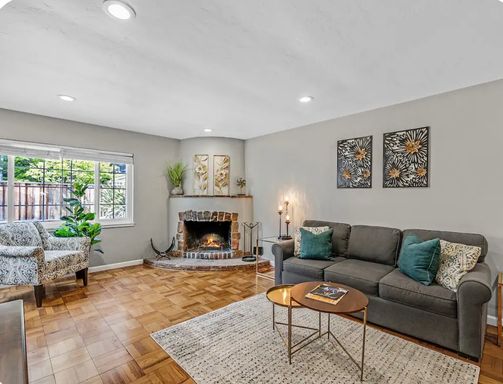 Historic Charm, Modern Comfort: Your Bright 1Bed.1bath Sanctuary In Alameda! – photo 1