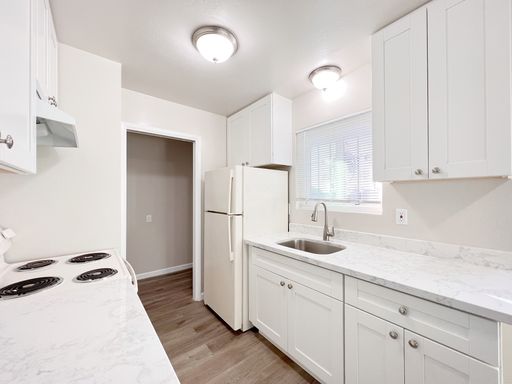Remodeled unit in gated community close to Highland Hospital – photo 1