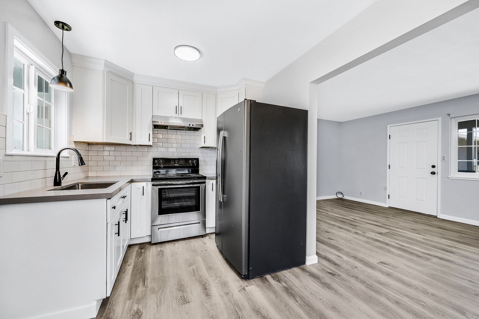 Oakland Apartment: 3042 Maple Ave