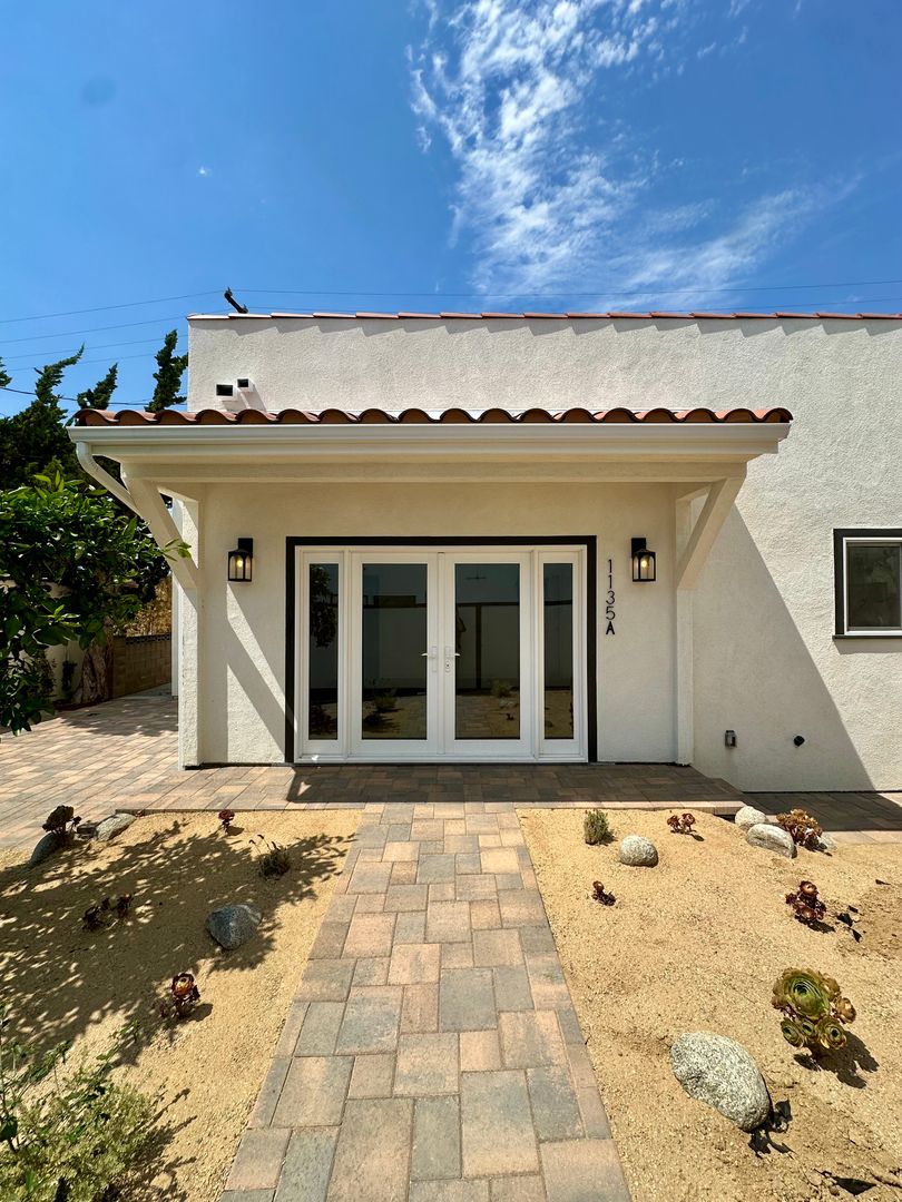 Glendale Apartment: 1135 Scofield Dr