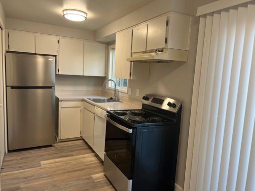 SHOWING September 8th - VIEW LISTING for Details, SPECIALS and to SCHEDULE YOUR SHOWING!! – photo 1