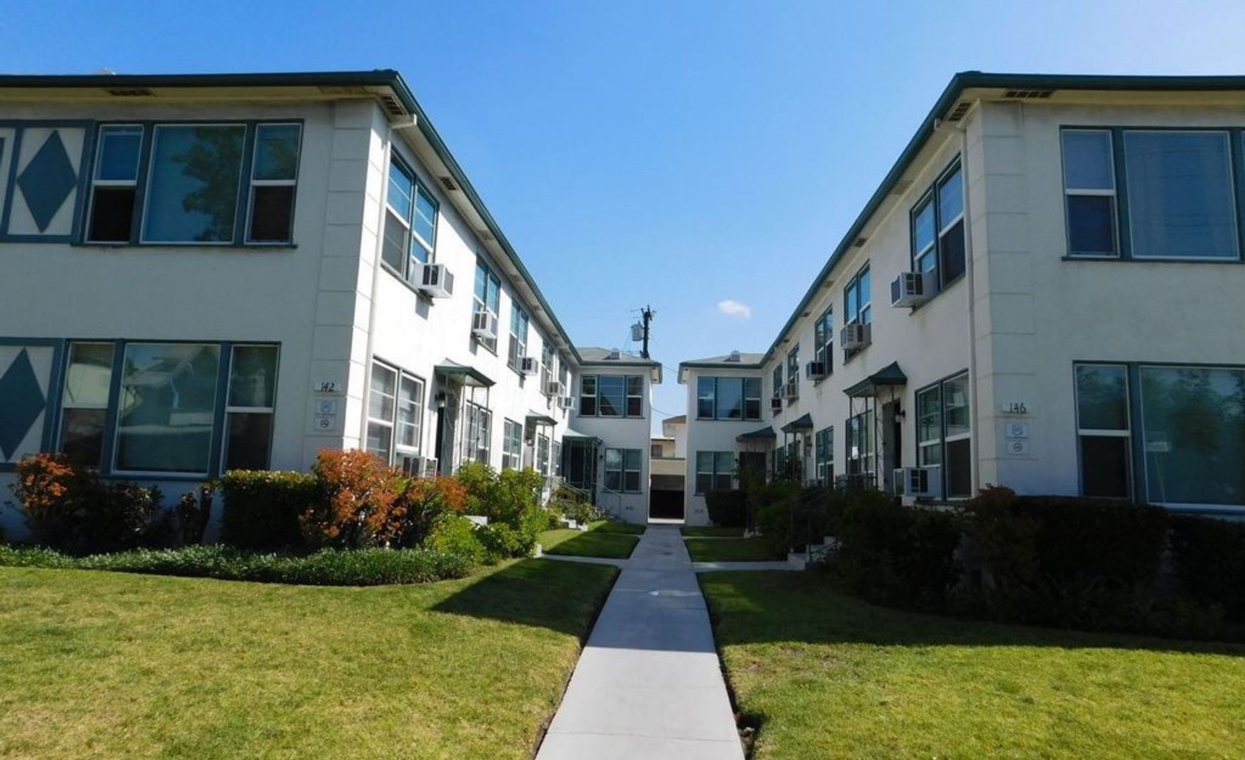 Glendale Apartment: 142,146 S. Adams St.