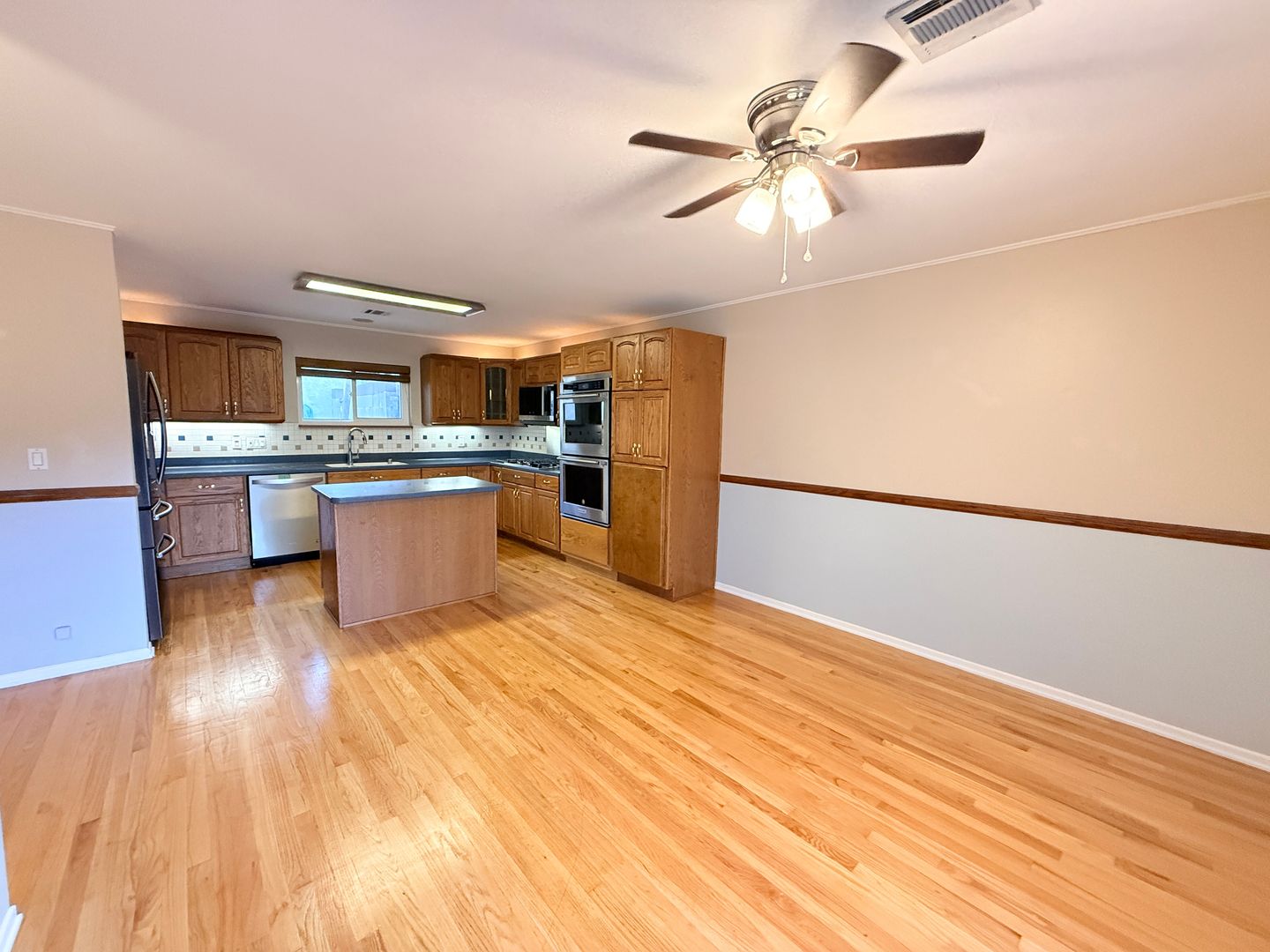 4242 Briggs Ave 7 of 8