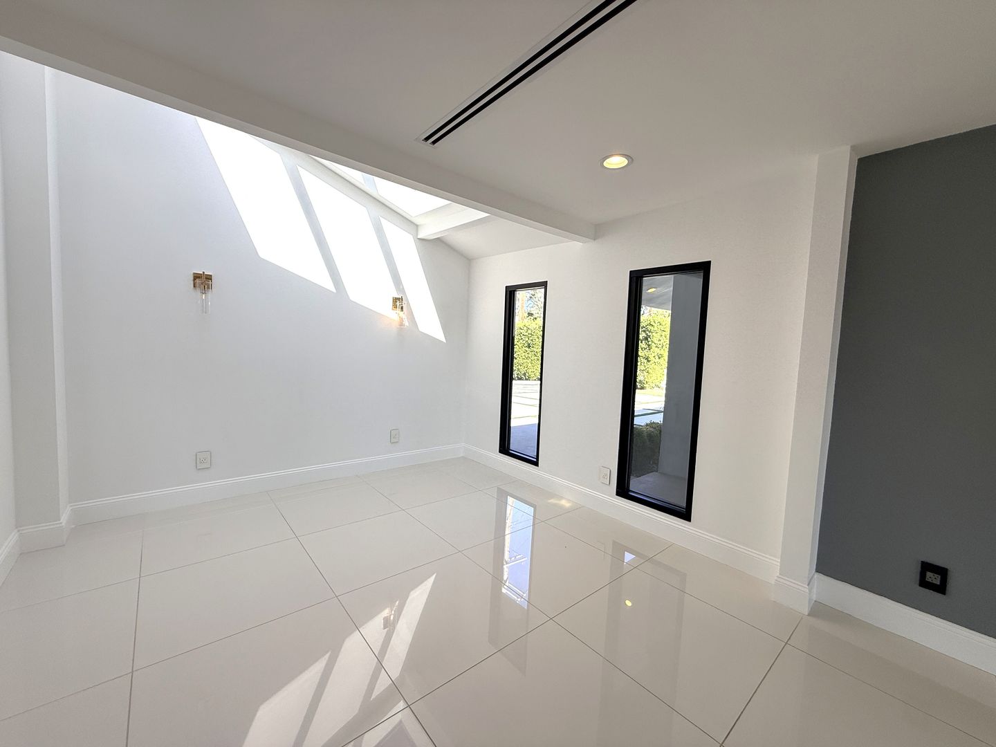 9354 Glory Ave 16 of 56