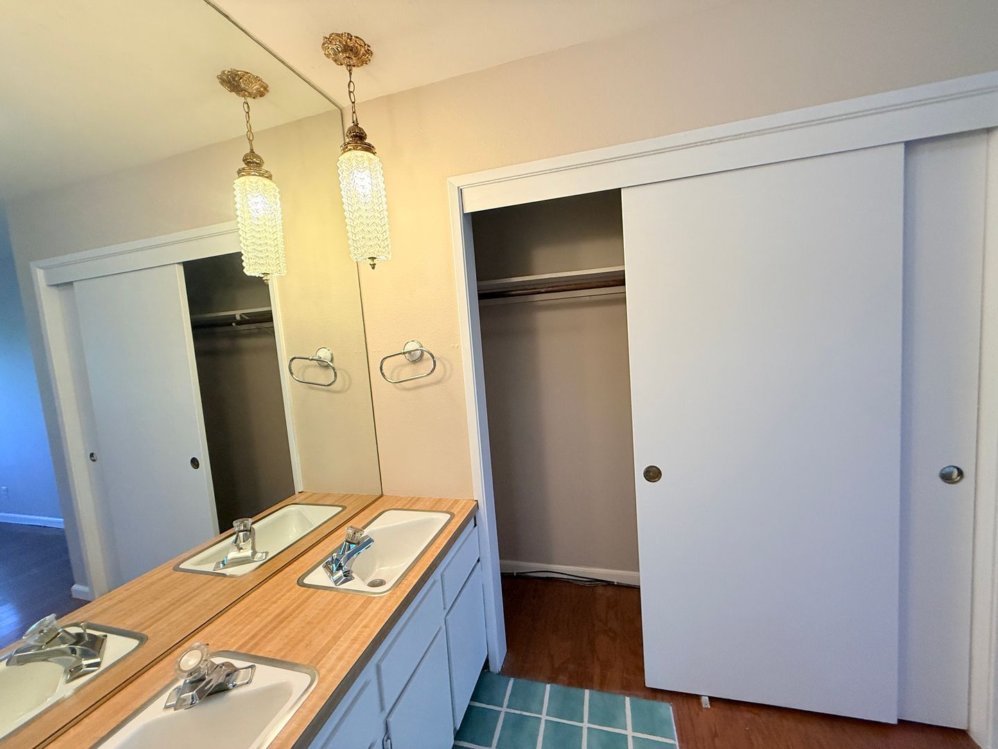 4242 Briggs Ave 21 of 42