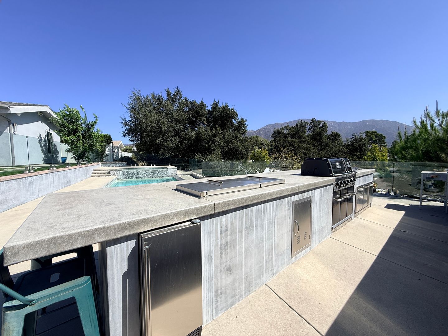 Grill area at 9354 Glory Ave