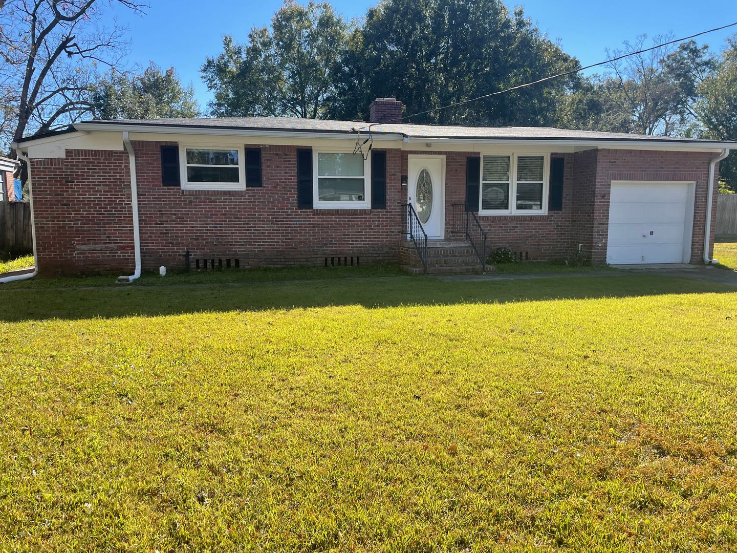 Jacksonville House: 1240 Glen Laura Rd