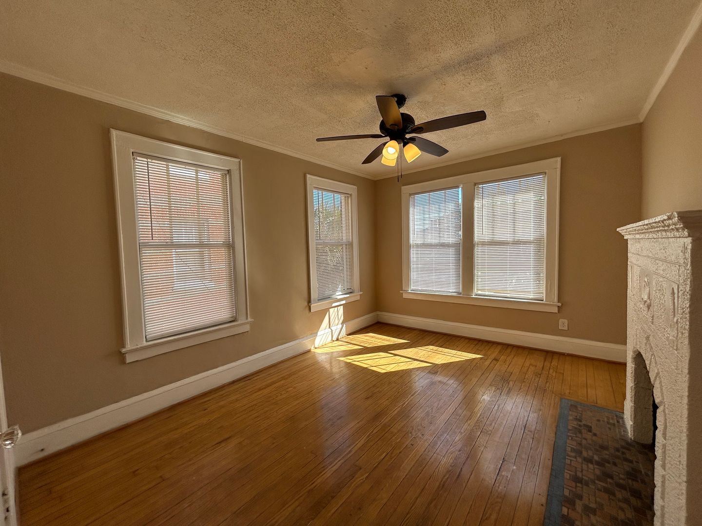 Jacksonville Apartment: 2623 College St