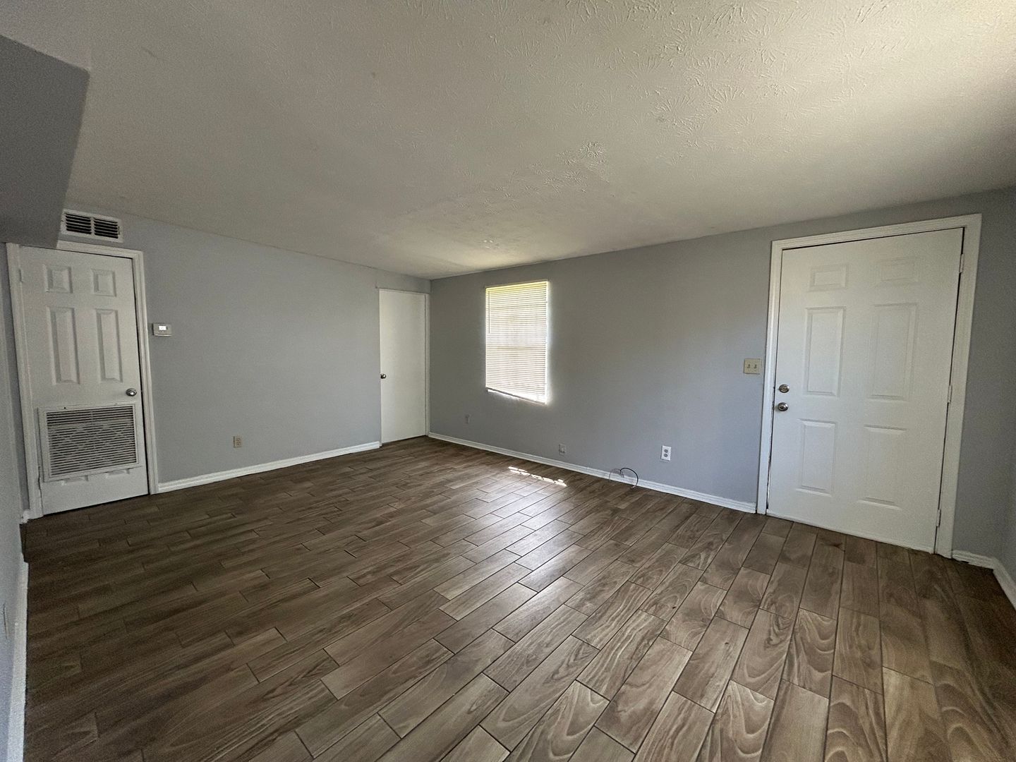 Jacksonville Apartment: 3236 Phyllis St.