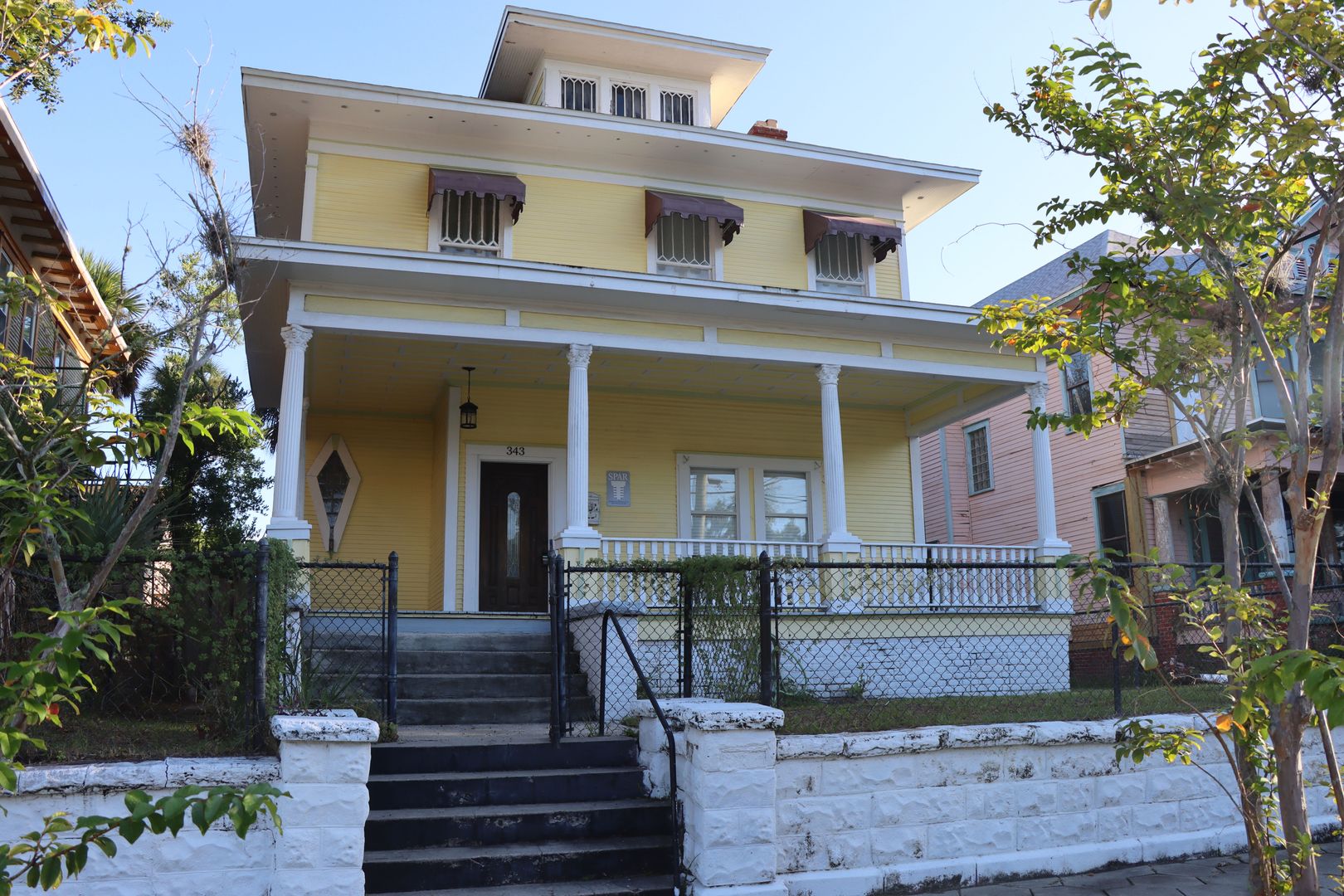 Jacksonville House: 343 7th St W