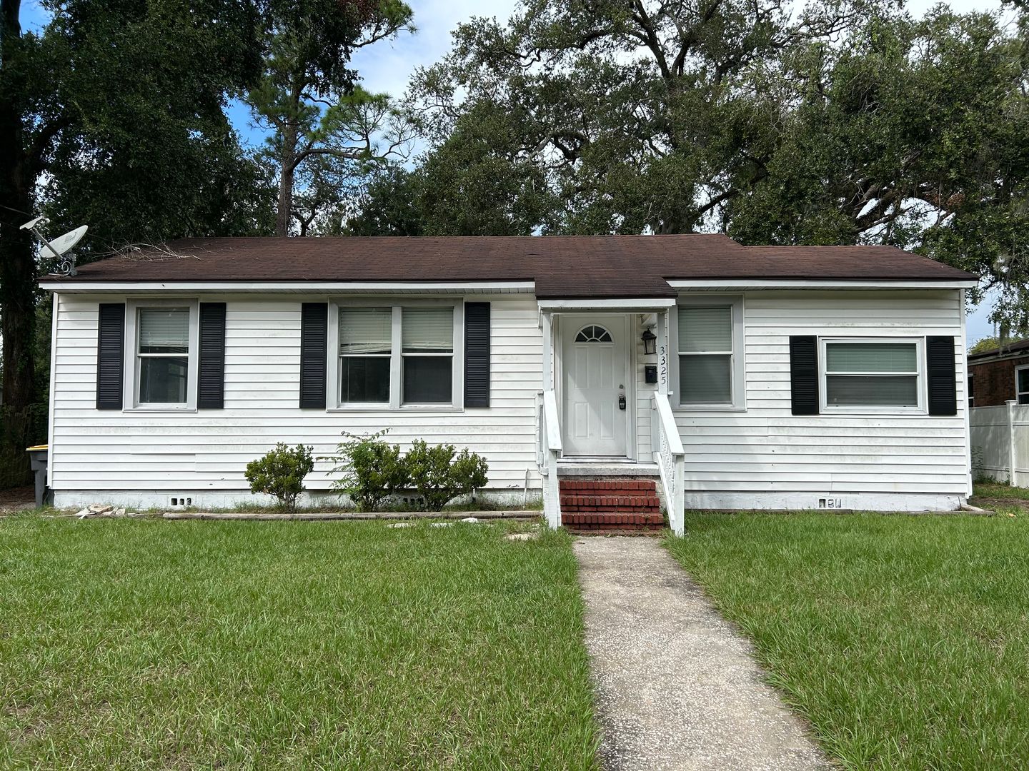 Jacksonville House: 3325 Claremont Road