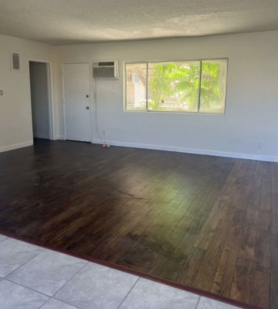 North Hills Apartment: 8919, 8931, 8941 & 8955 Columbus Avenue