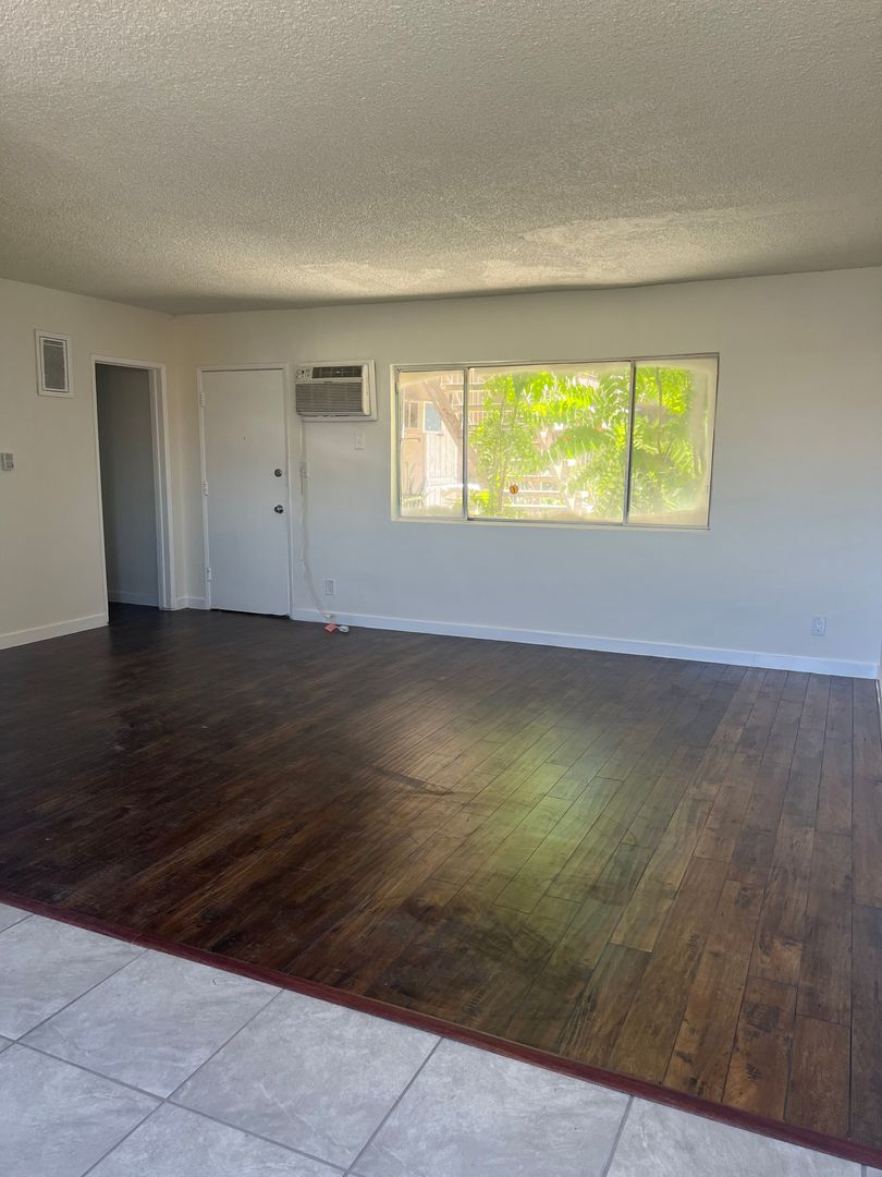 North Hills Apartment: 8919, 8931, 8941 & 8955 Columbus Avenue