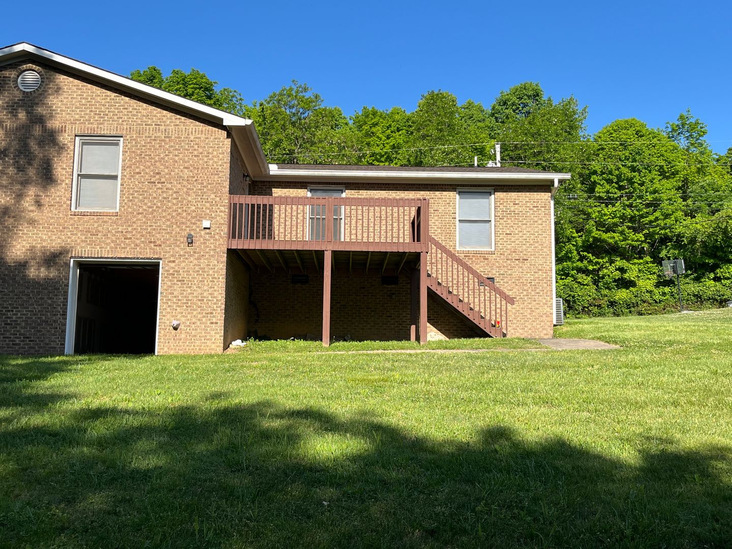 Dandridge Apartment: Hopewell St
