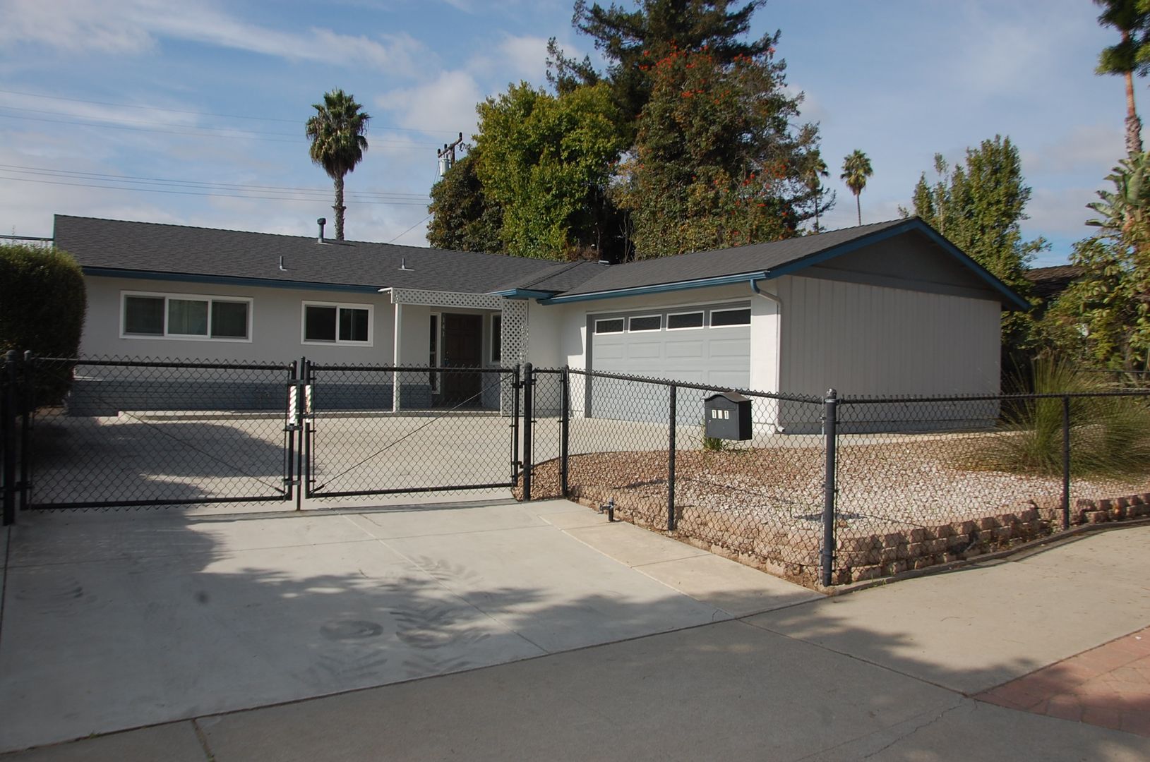 Santa Barbara House: 141 San Federico Ave