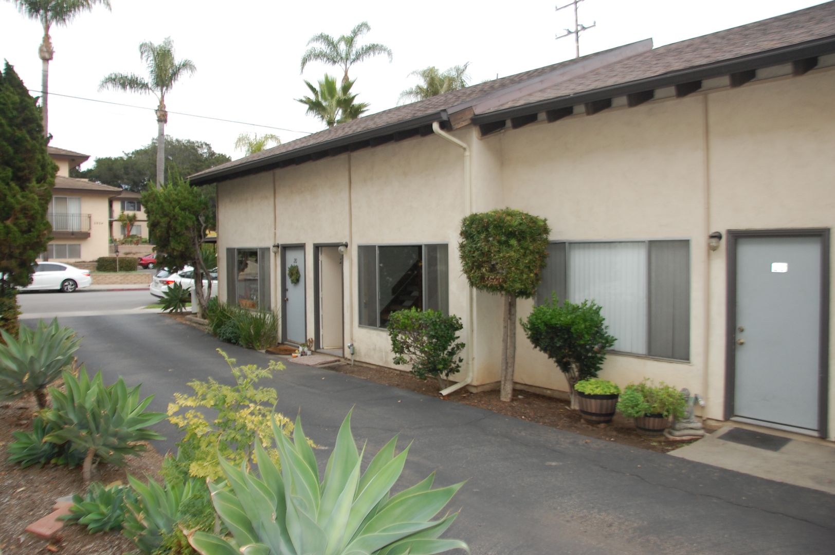 Santa Barbara Apartment: 2025 Bath St