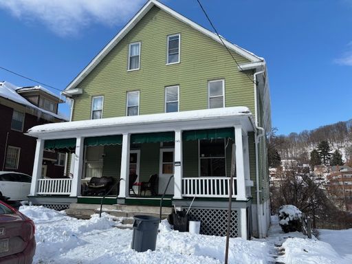 3 bedroom Half Double Near Hospital