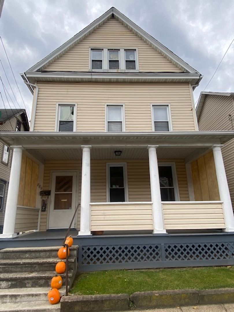 St. Mary&#39;s Helenic Orthodox Church-722 Somerset Street