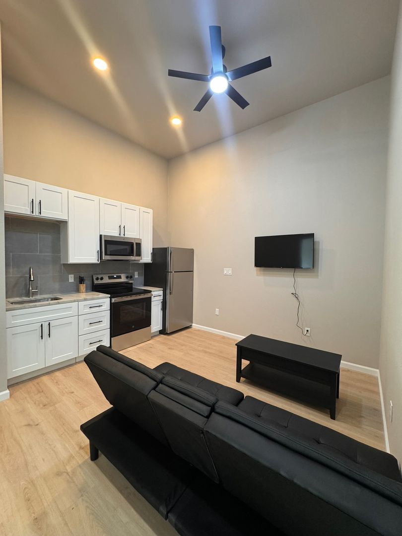 Aransas Pass Apartment: 418 S Commercial St