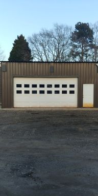 Garage Space or Dry Storage w/Roll Up Door