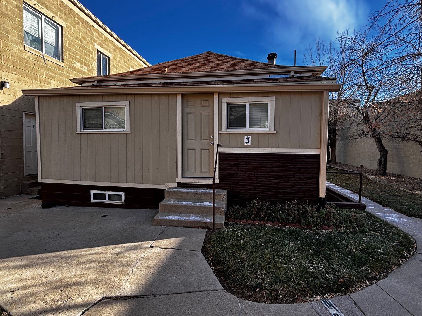 Englewood Apartment: 3403 S Lincoln Street