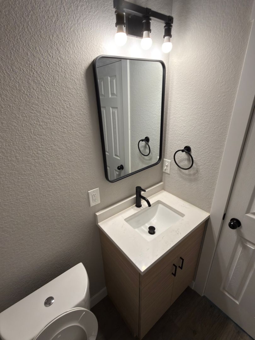 Evergreen Apartment: 27902 Meadow Drive