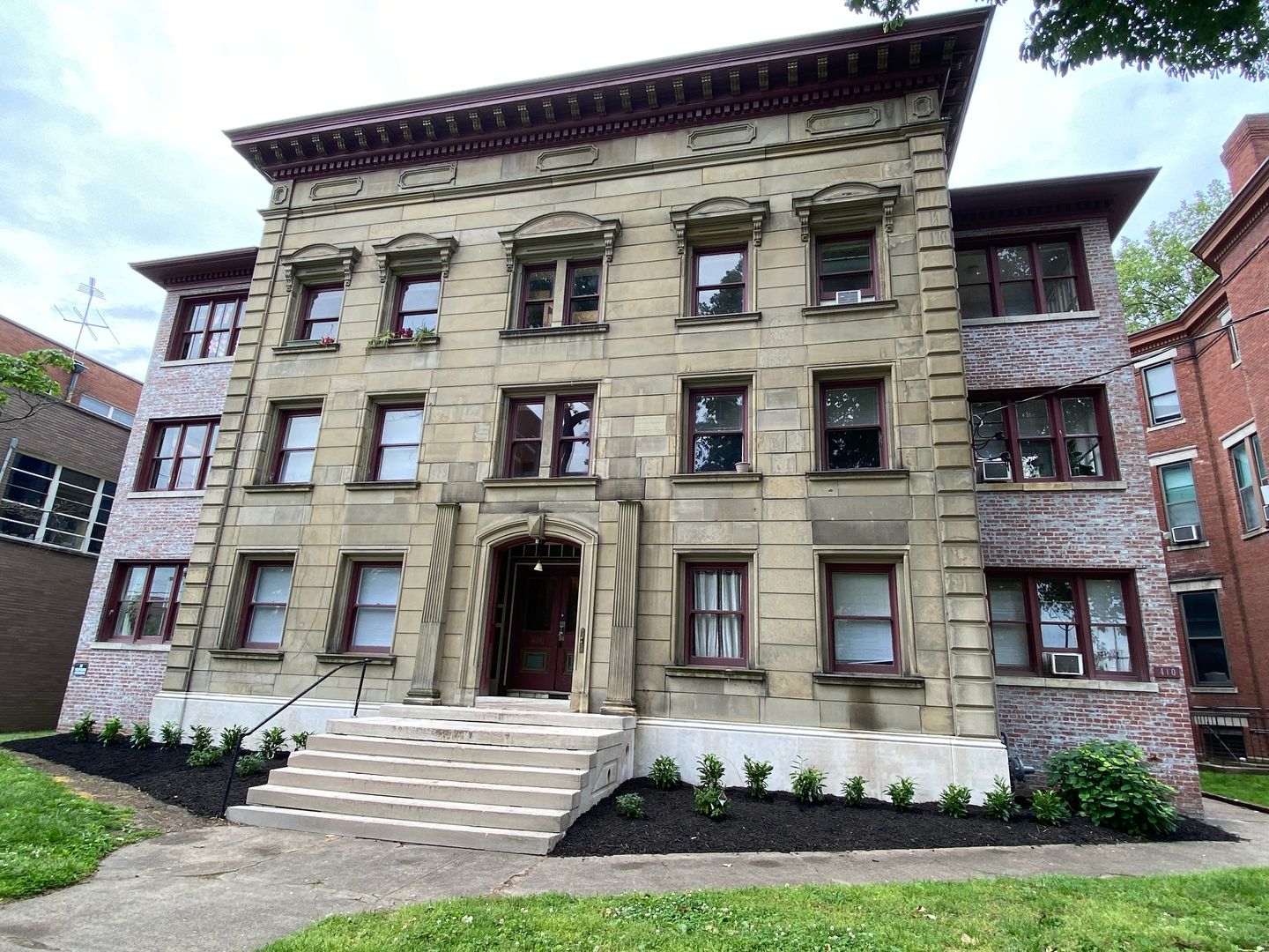 Louisville Apartment: 408 W Ormsby