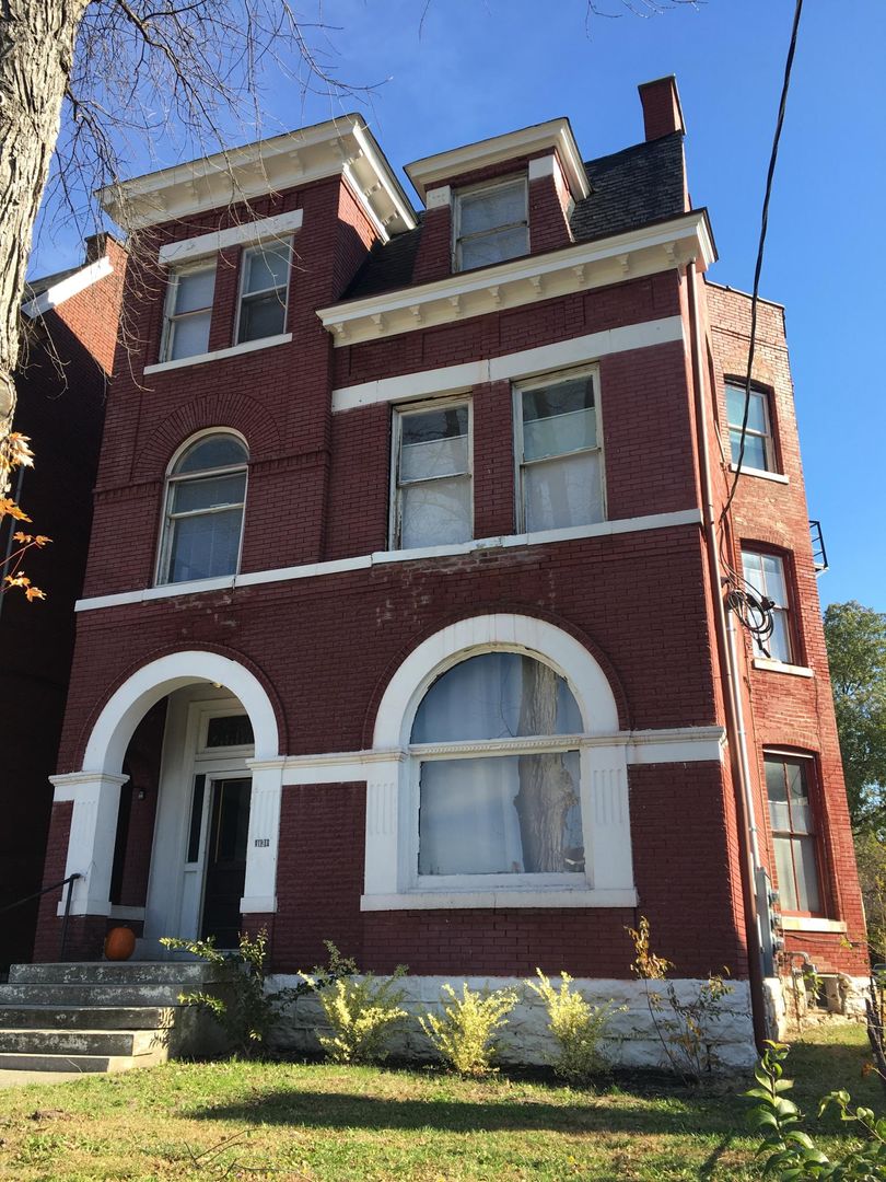 Louisville Apartment: 1131 S 2nd St