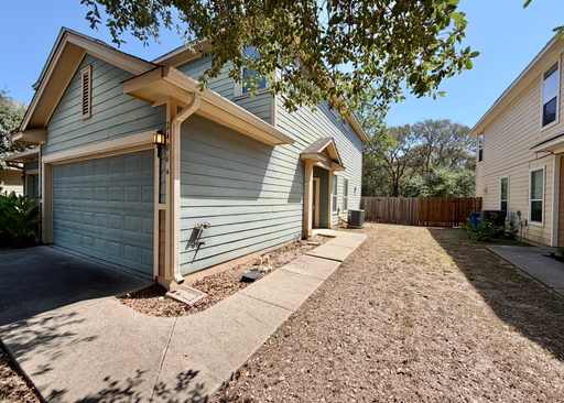 Austin Duplex Available for lease – photo 1