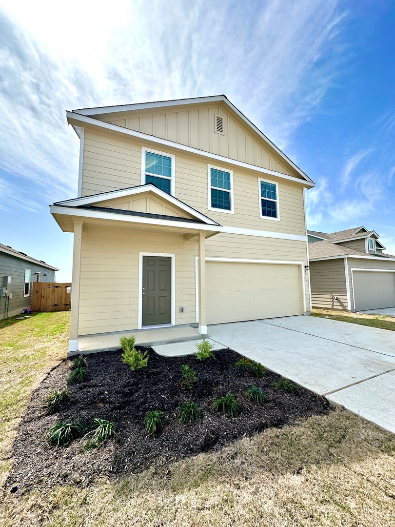 Jarrell House: 876 Rancho Del Cielo Loop