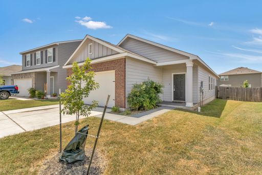 Stop Scrolling..... this beauty is ready for move in!