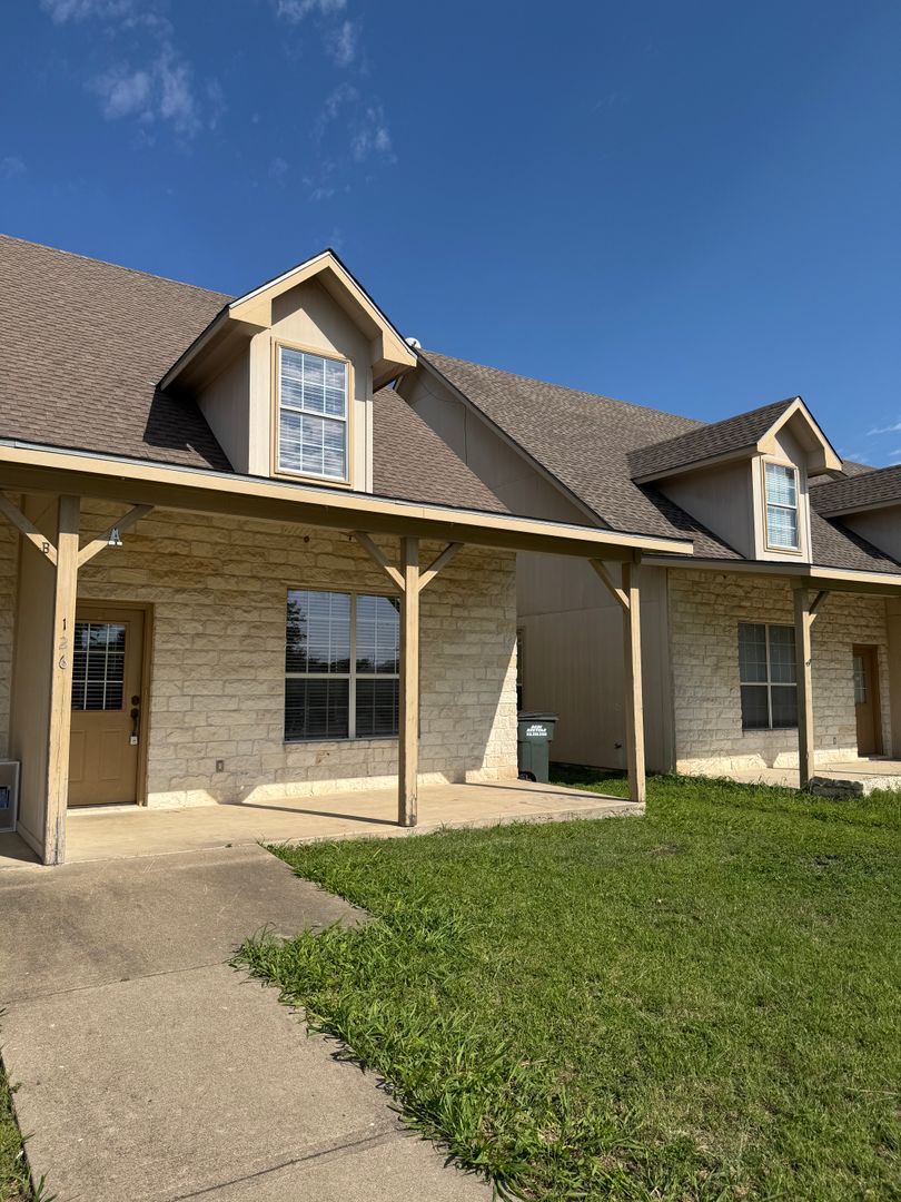 Jarrell Townhome: 126 Sandstone Drive