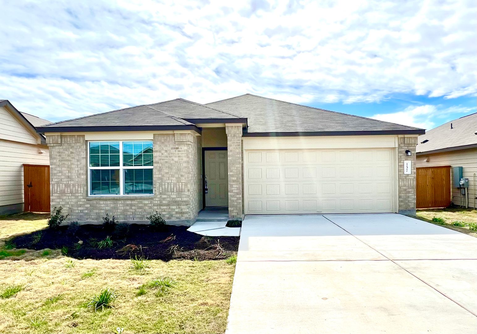Jarrell House: 157 Perfect World Loop