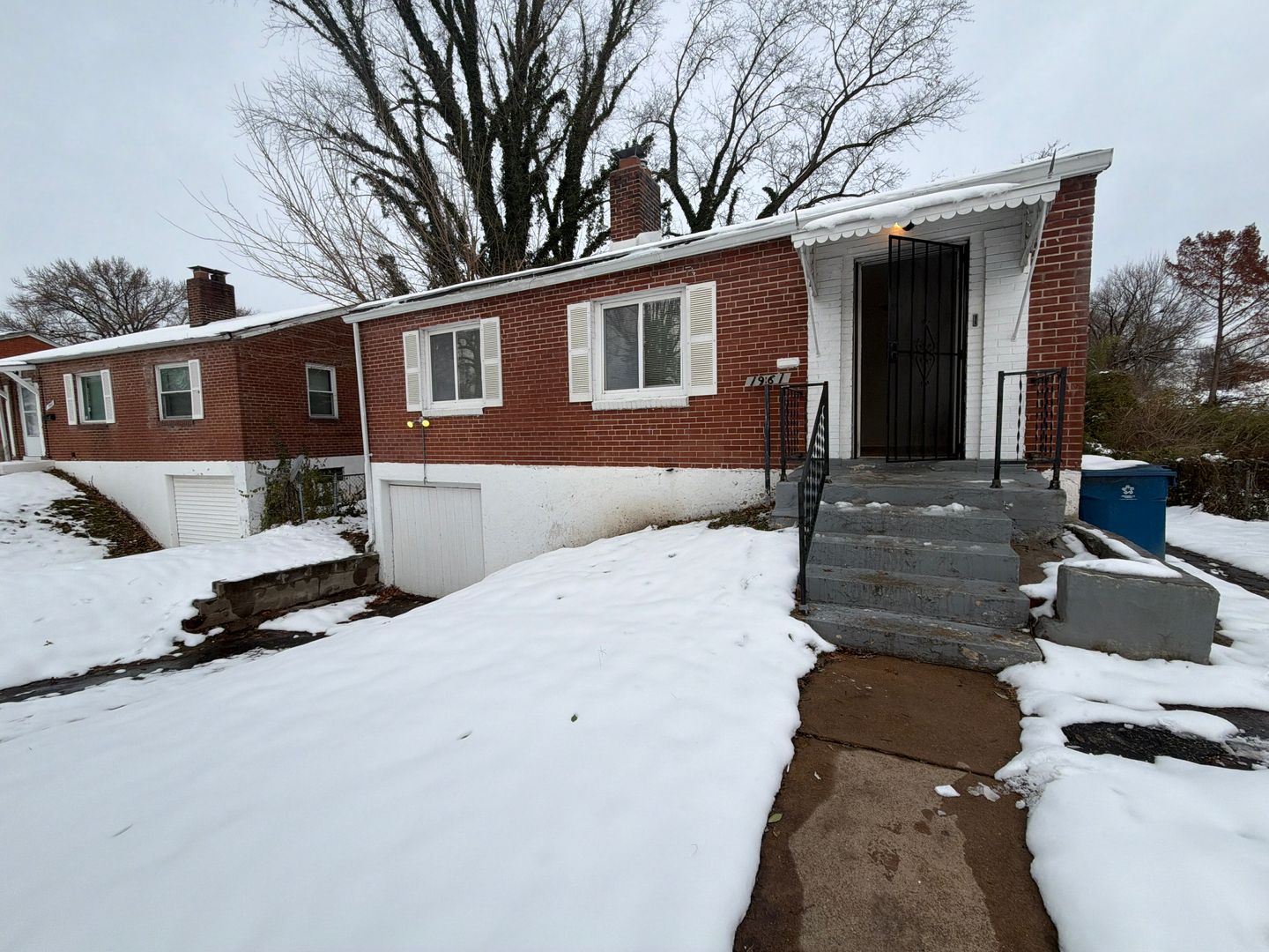 Saint Louis House: 1961 Park Ln