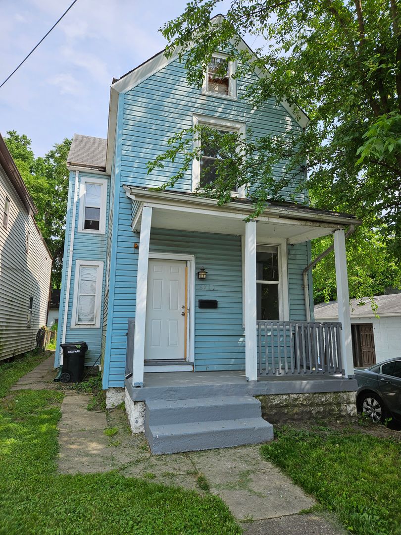 Cincinnati House: 6710 Vine St