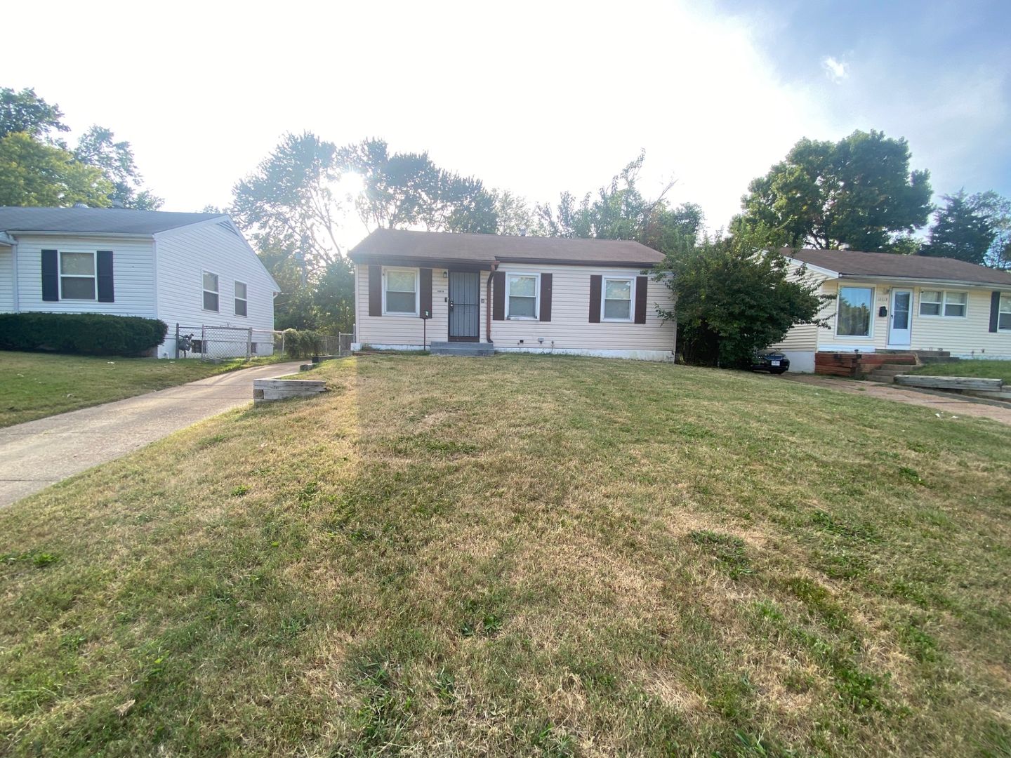Saint Louis House: 10315 Galloway Dr
