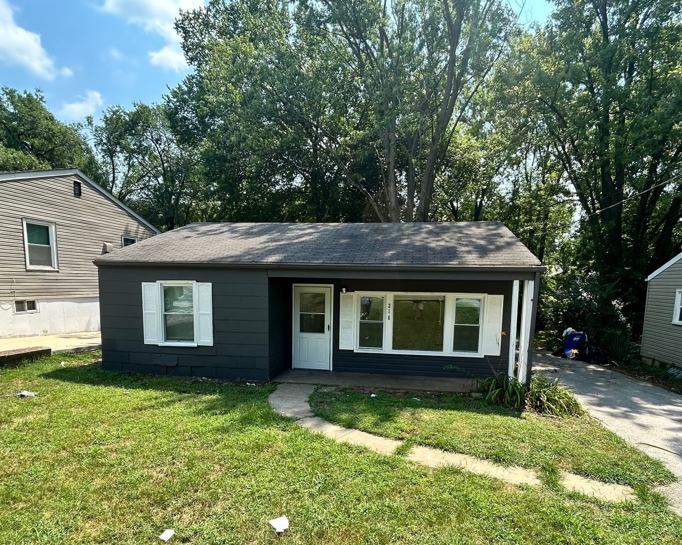 Hazelwood House: 216 Williams Blvd