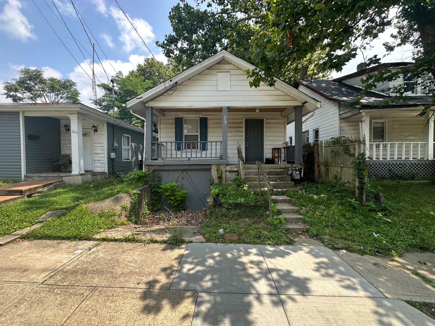 Cincinnati House: 6262 Simpson Ave