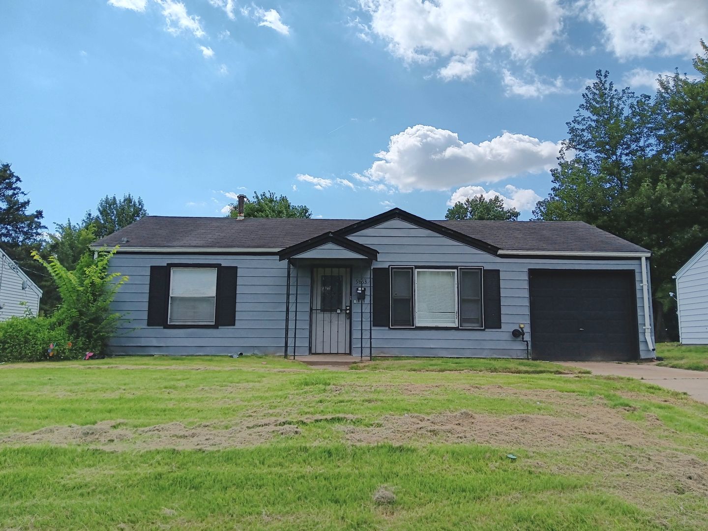 Saint Louis House: 9863 Vickie Pl