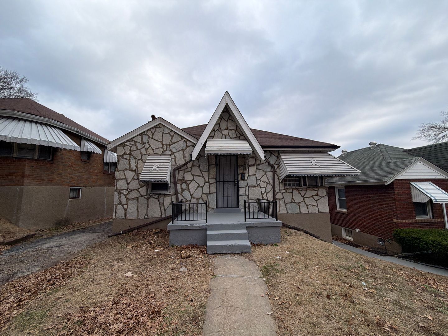 Saint Louis House: 3004 Capehart Dr