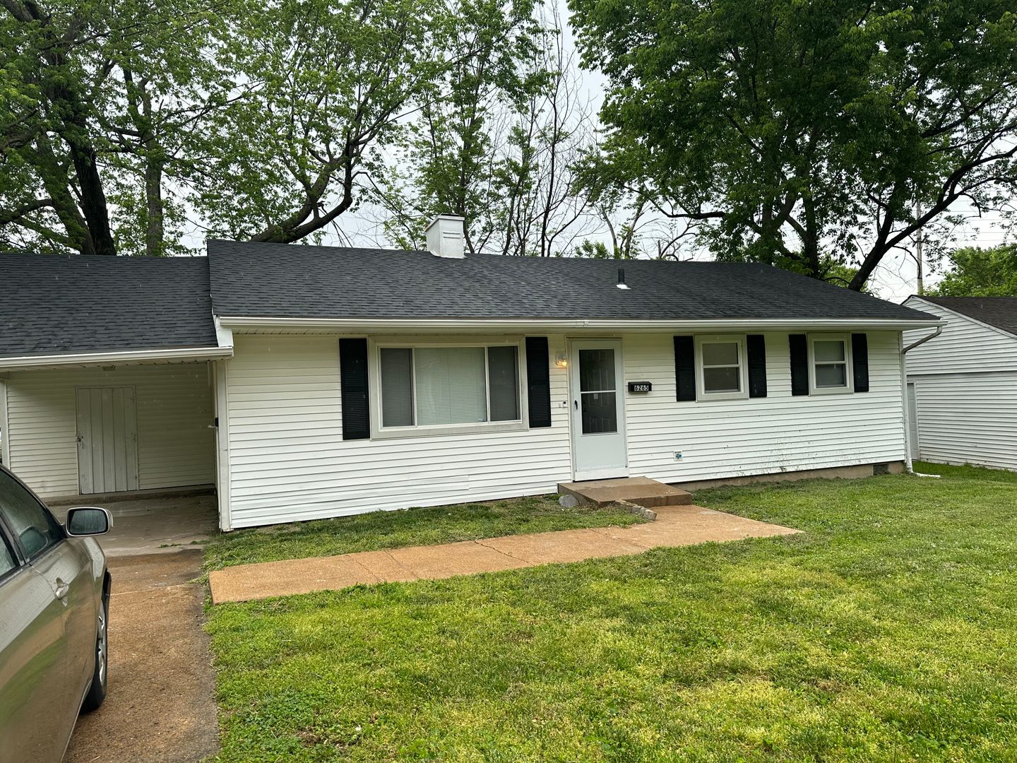 Berkeley House: 6265 Tyndall Dr