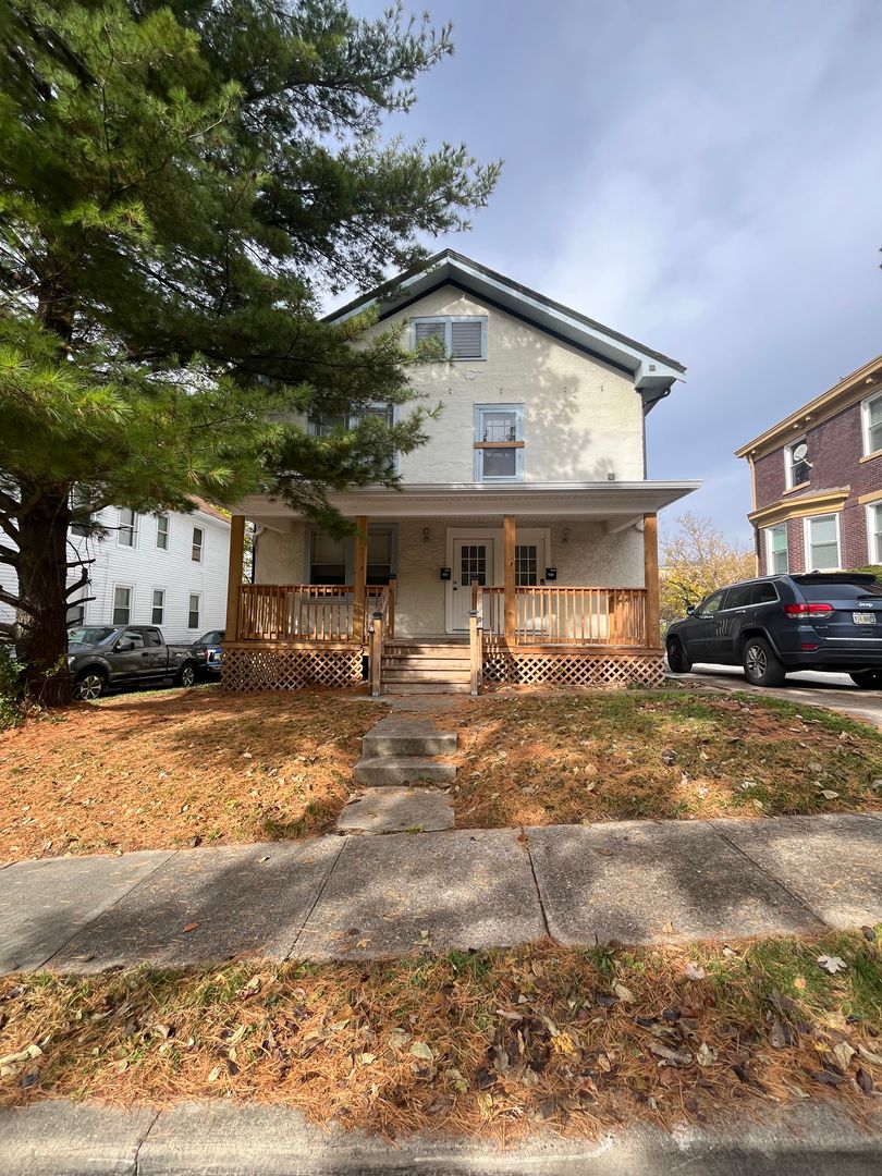 Cincinnati House: 2669 Cora Ave