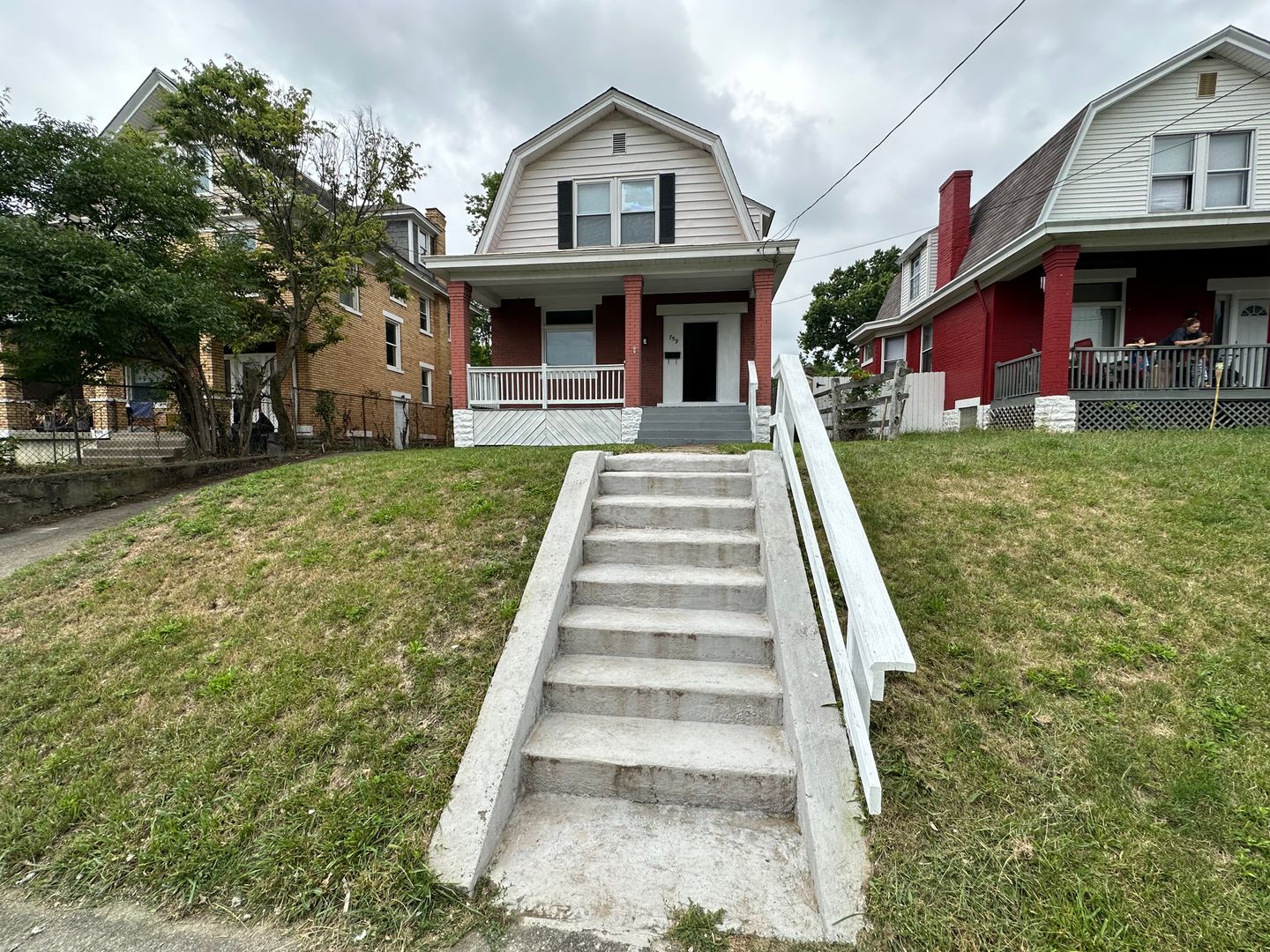 Cincinnati House: 759 Wells St