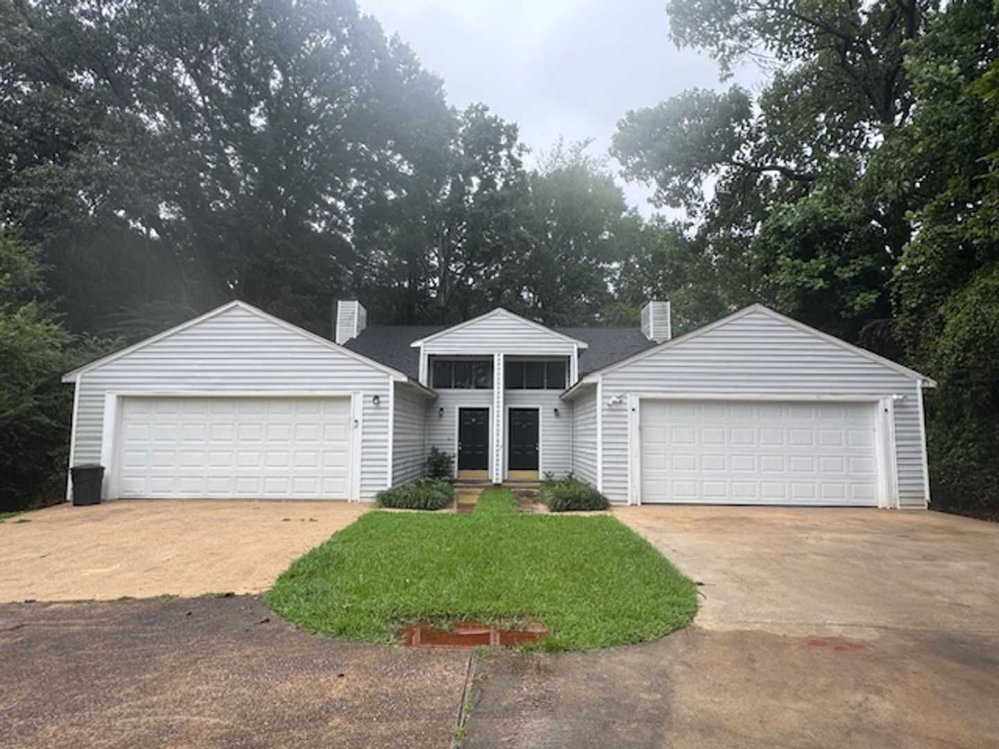 LaGrange House: 106 Northwoods Dr.
