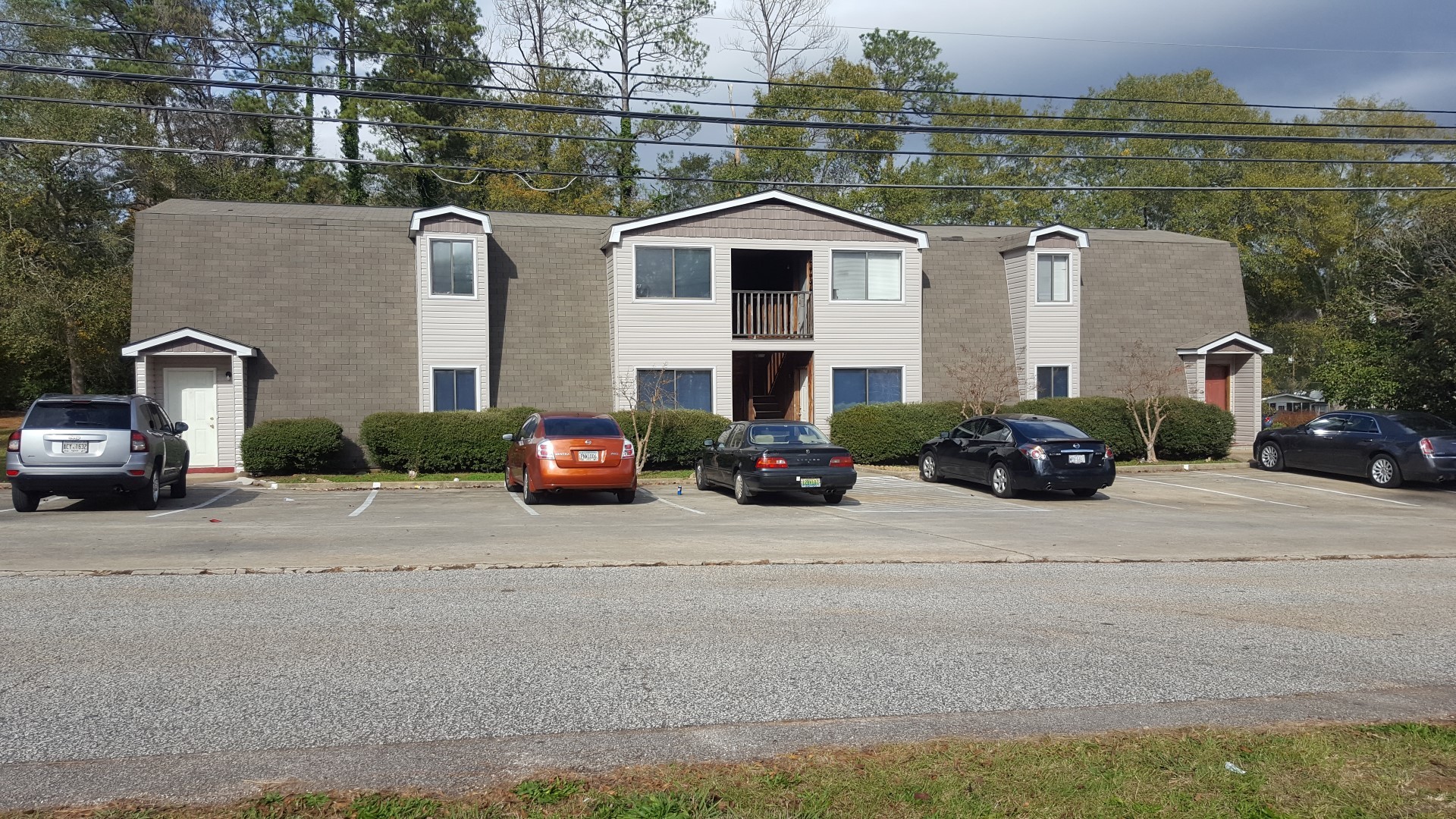 Valley Apartment: 1801 45th St.