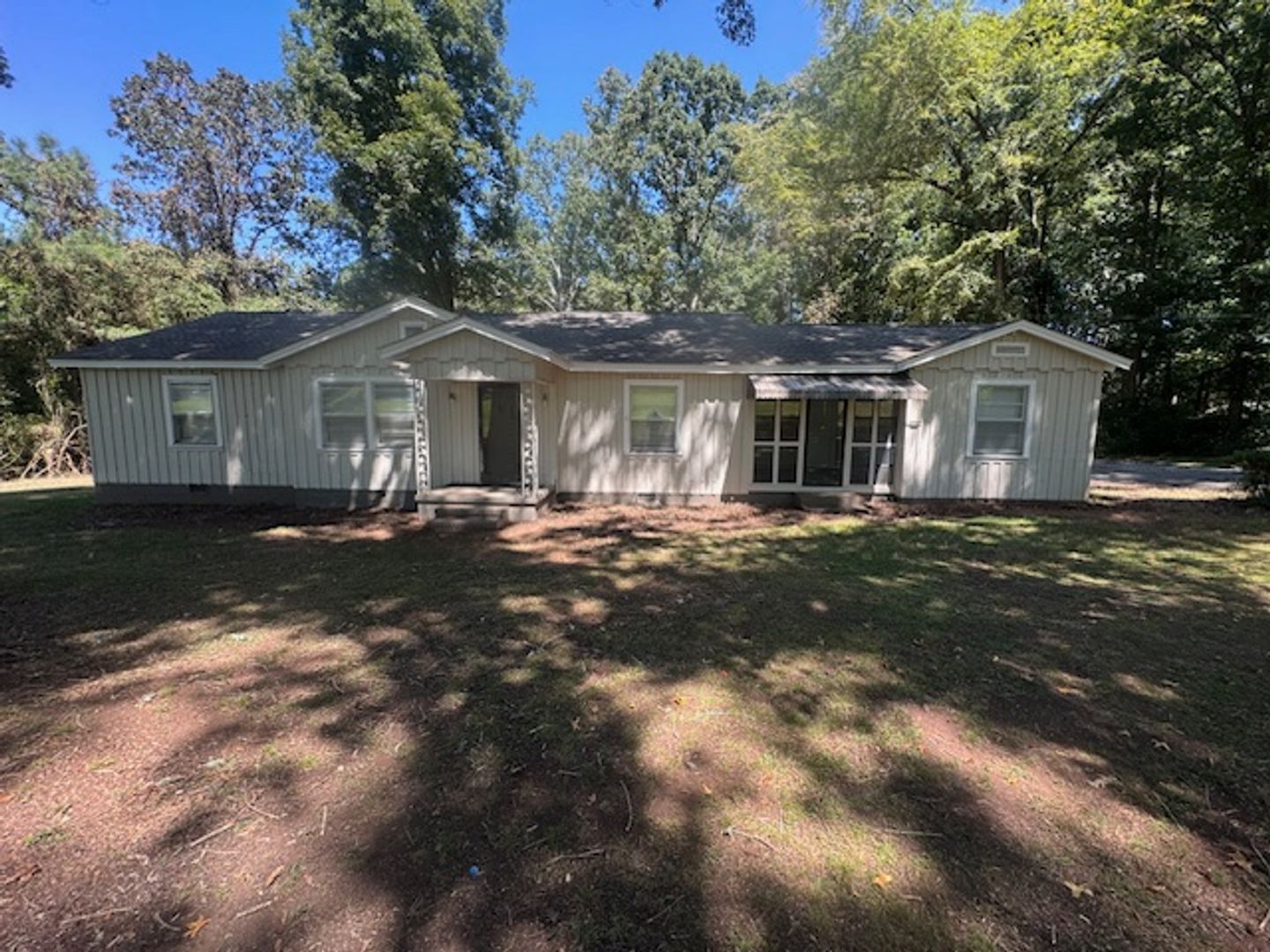 LaGrange House: 3068 Roanoke Rd