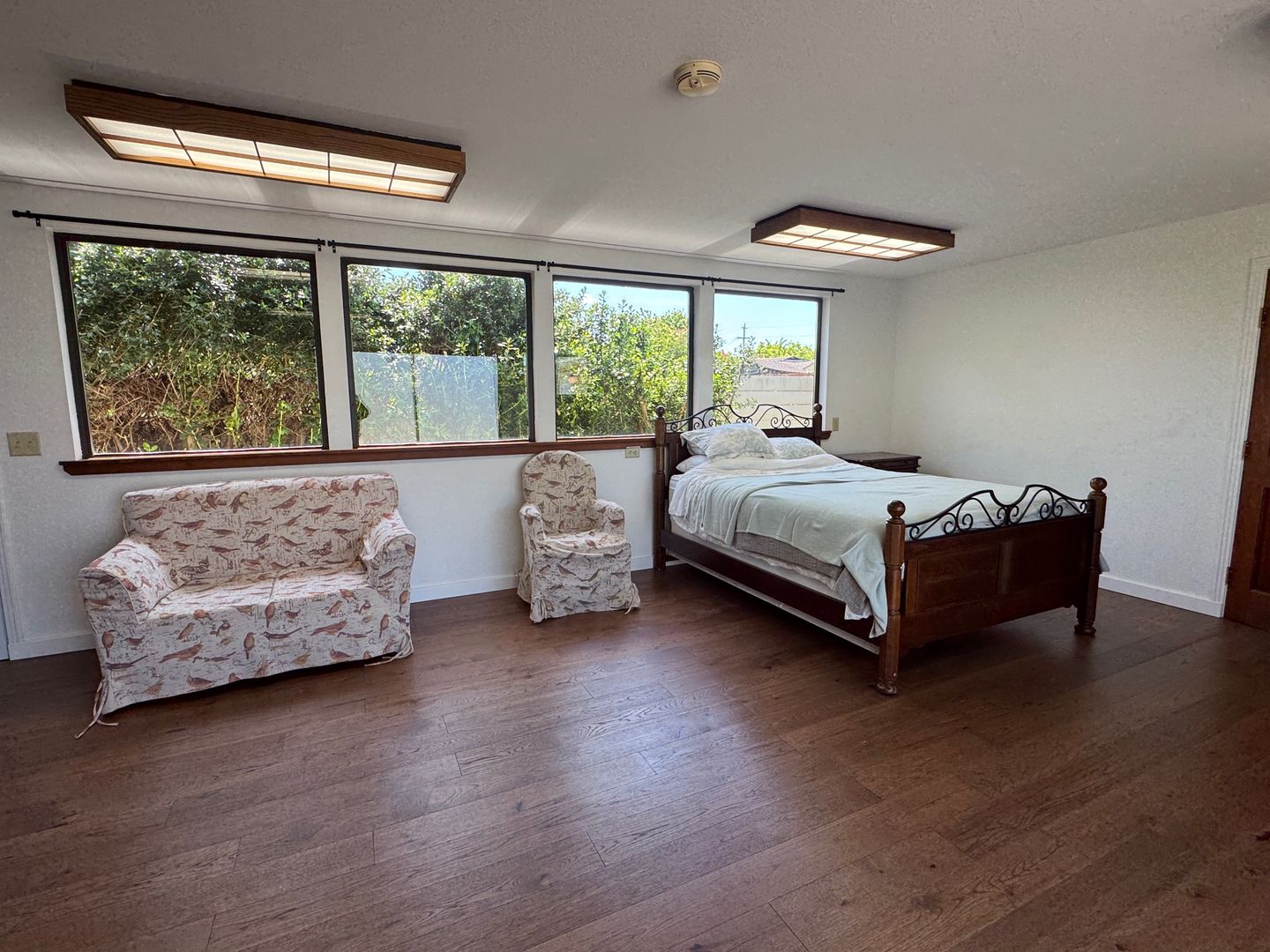 Eureka Apartment: 2424 L Street